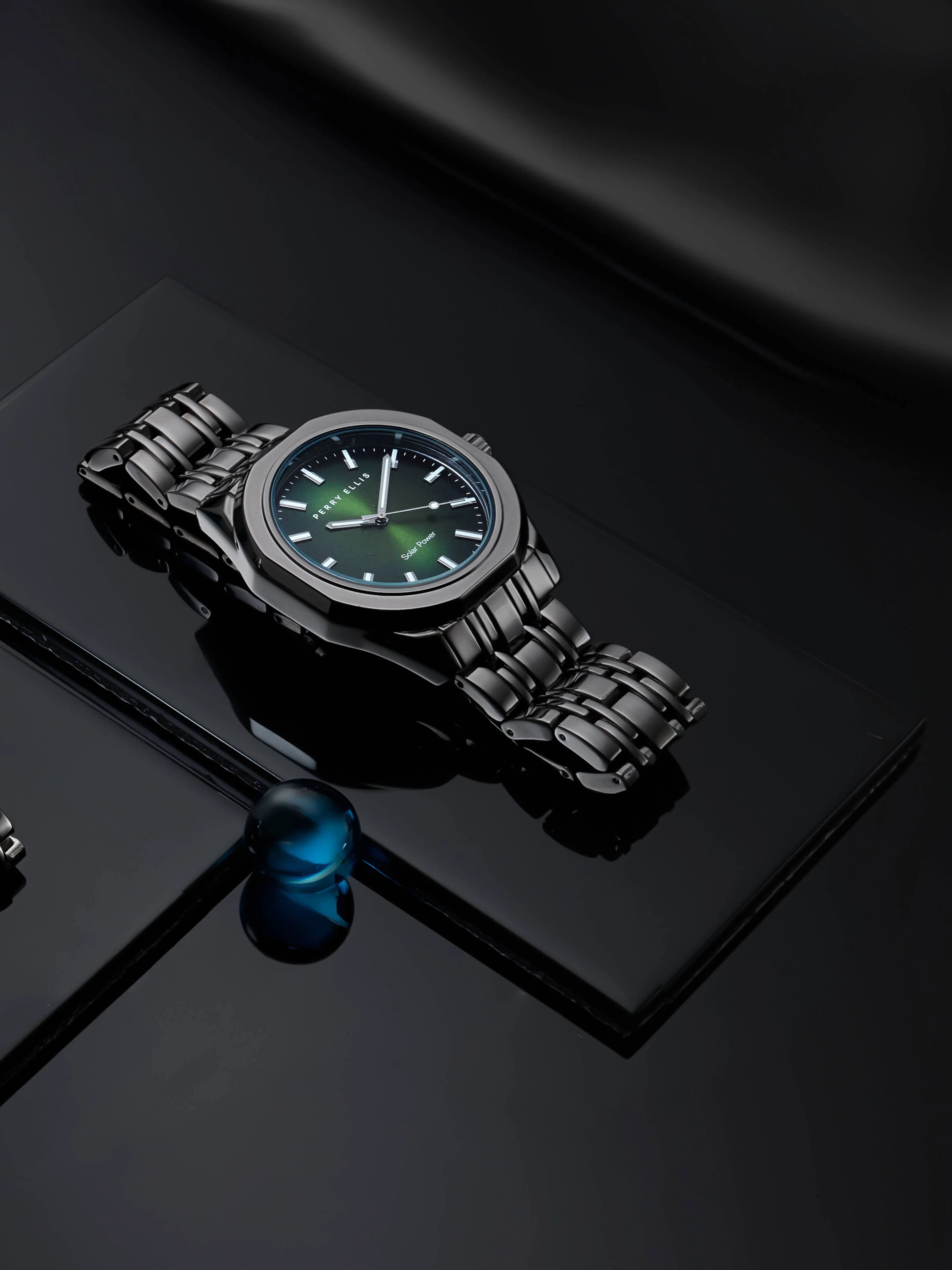 Perry Ellis 42mm Solar Powered Bracelet Watch - Image 4